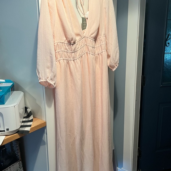 Light blush pink long maxi, high gathered waist. Open back with ties - Picture 9 of 13